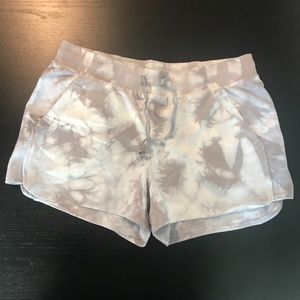 Mid-Rise Fleece Shorts 3.5"- All in Motion Gray M